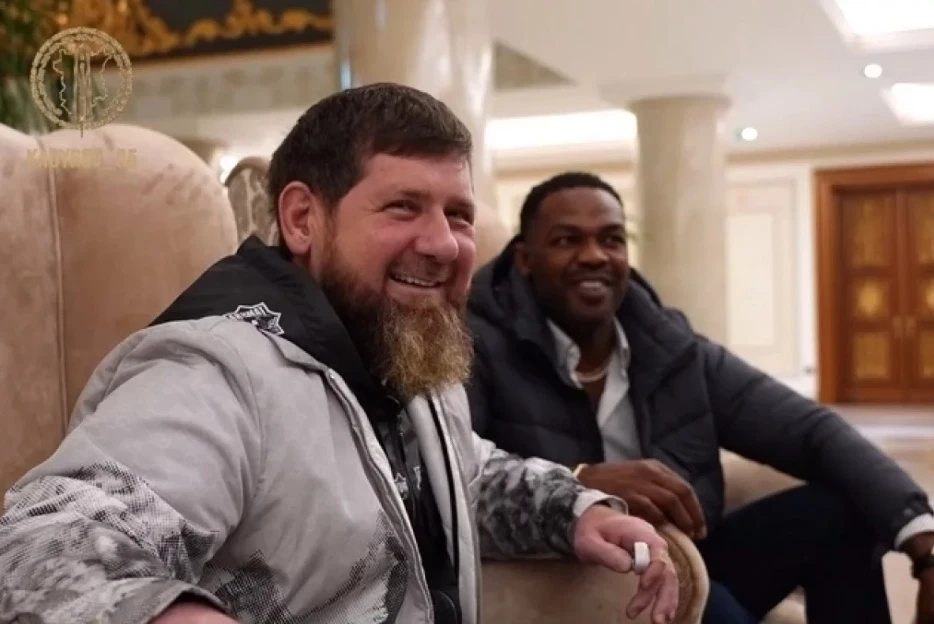 Джон Джонс посети Чеченската република и Грозни